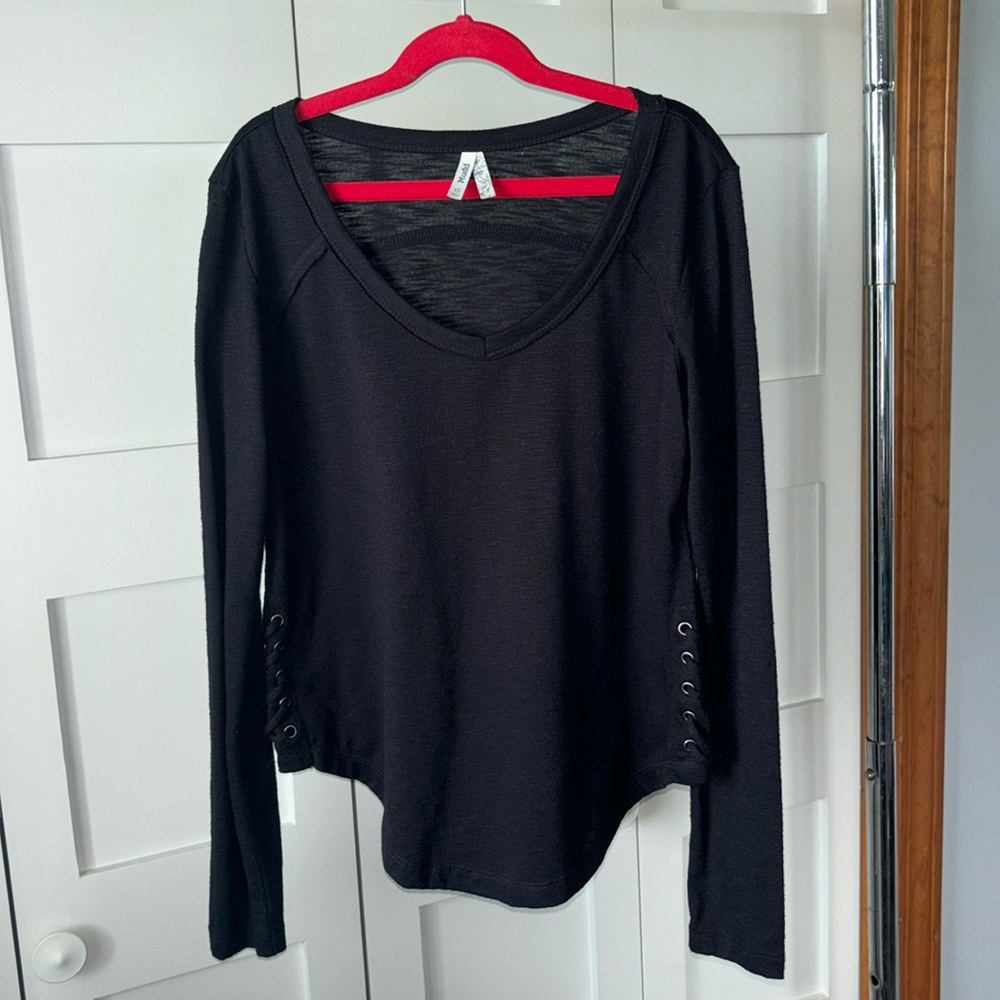 Mudd XS black top with laced embellishments